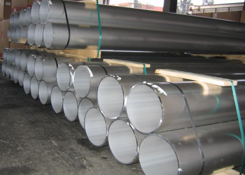 tubi tondi in alluminio di grandi dimensioni